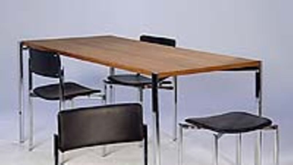 Ilmari Tapiovaaran pöytä ja tuolit