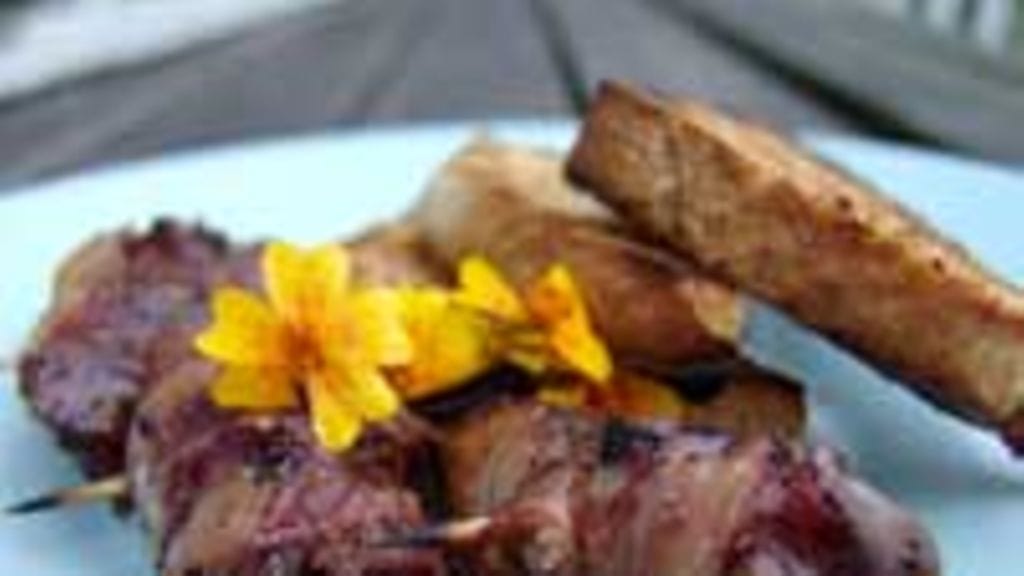 Broilerinmaksa pekonikääröt