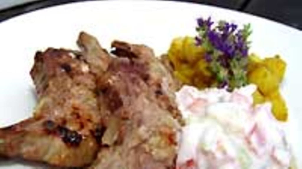 Valkosipulimarinoitua lammasta