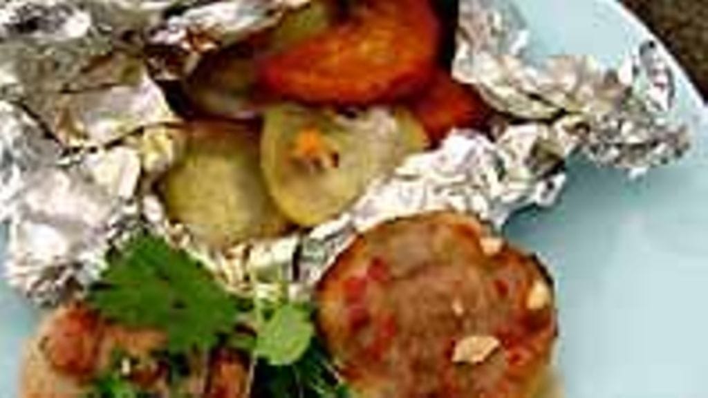 Porsaanfileetä yrtti- ja chilimarinadissa sekä bataattinyytit