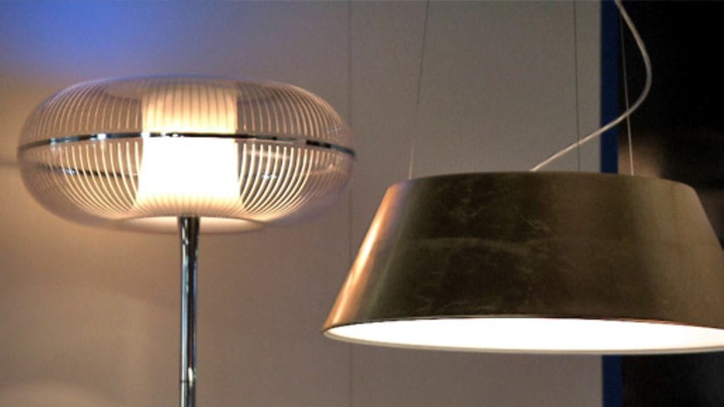 Lumiledit mahdollistavat litteän muodon, joten lamppua ei ole, vaan valo tulee varjostimesta.