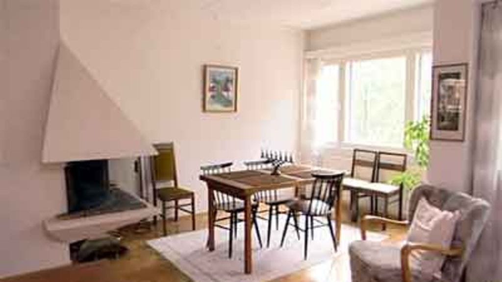 Olohuone ennen (Harakantie 6).