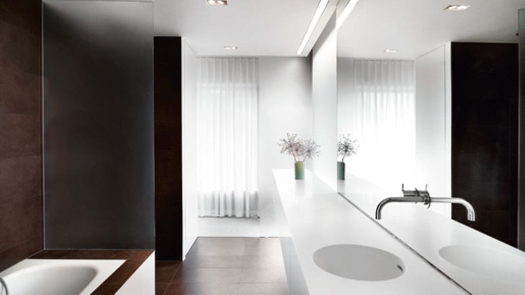 Kauniin kylpyhuoneen salaisuus on ennen kaikkea siisteys ja puhtaat pinnat.