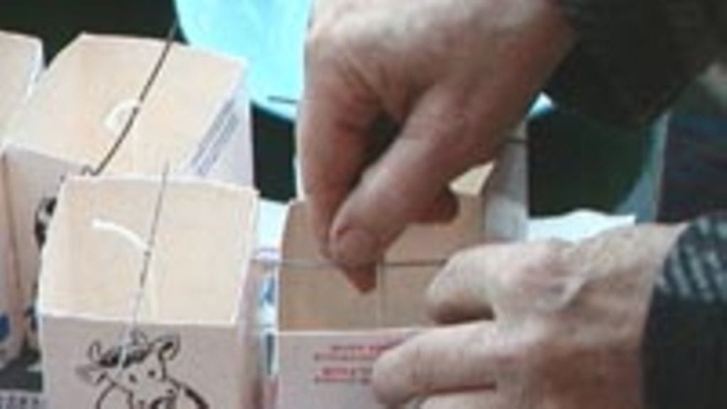 Muista tarkastaa, että sydänlangat ovat suorassa ja keskellä.