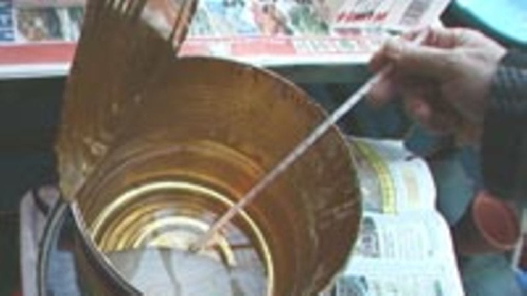 Parafiini ei saa olla liian kuumaa. Hyvä lämpötila on 60 asteen hujakoilla.