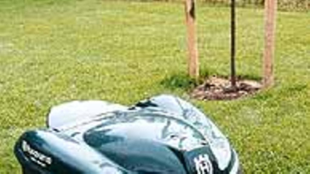 sähkökäyttöinen ladattava rohonleikkuri