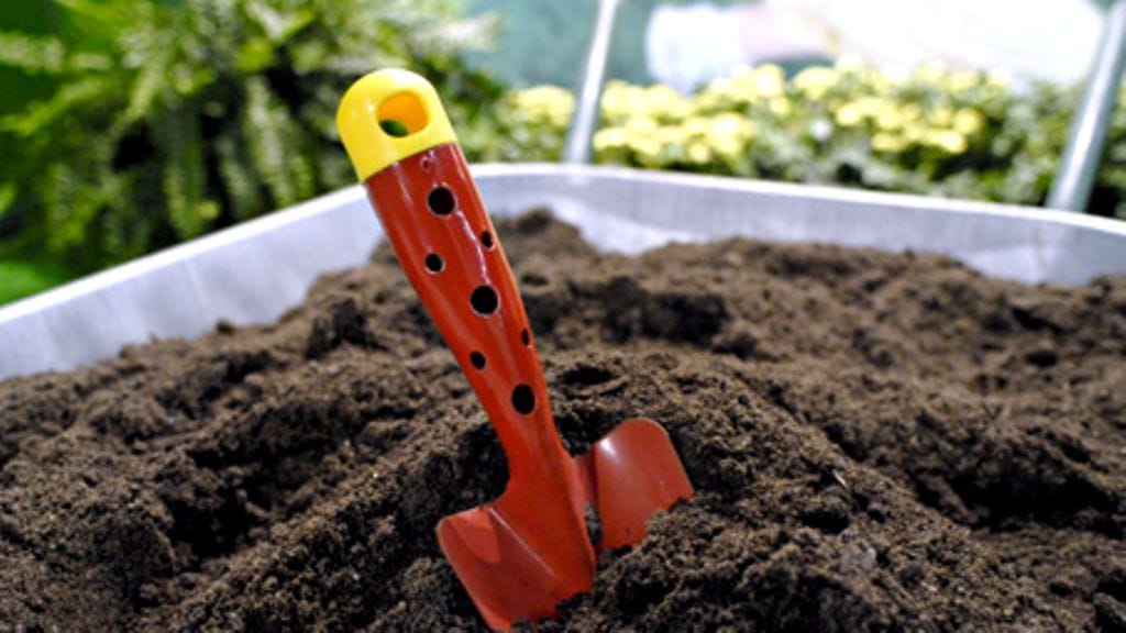 Kevatpuutarhan istutuslapio