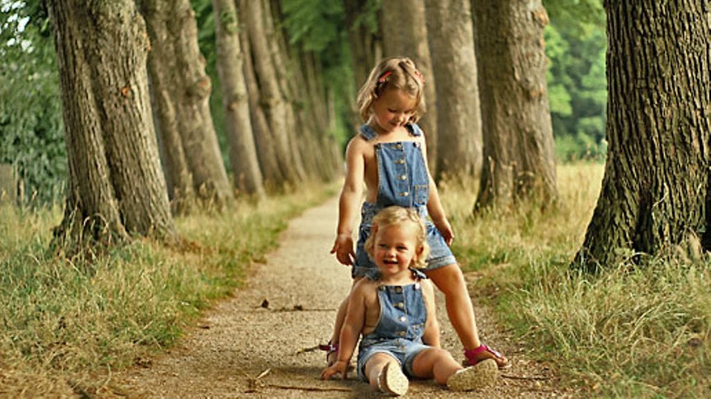 Lapset eivät leiki enää luonnon keskellä yhtä ahkerasti kuin ennen.