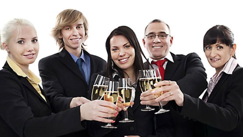 Juhlien ei tarvitse noudattaa tuttua kaavaa. Kuva: Futureimagebank