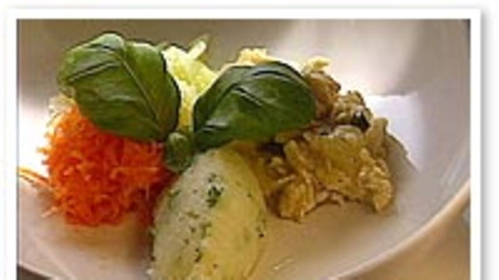 broilerikastiketta ja palsternakka-perunasosetta