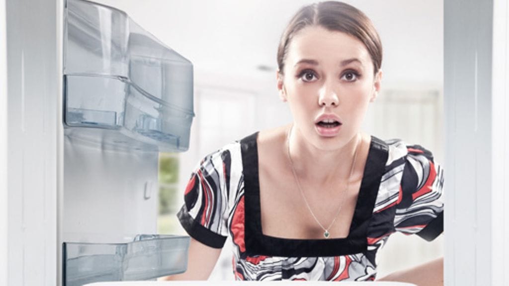 Naisen jakama kuva hämmentää sosiaalisessa mediassa – oletko sinä kiinnittänyt tähän kylmälaitteiden yksityiskohtaan huomiota? Kuvituskuva.