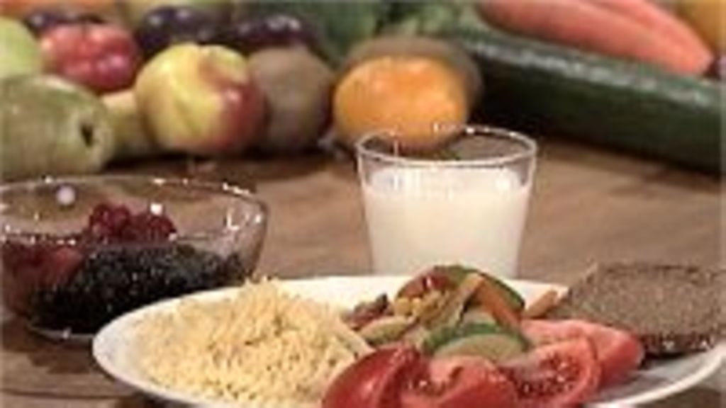 Diabeetikon kalkkuna-kasvisvokki ja marjoja