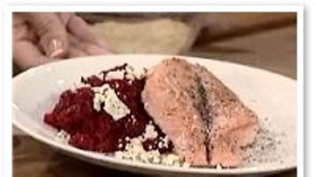 Punajuuririsotto ja lohimedaljonki