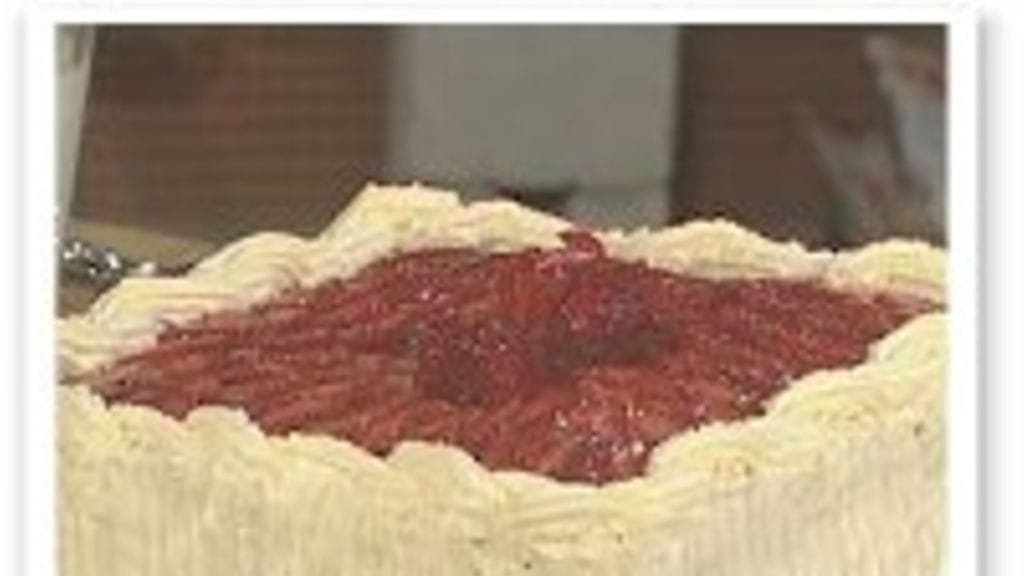 Aimon iso täytekakku