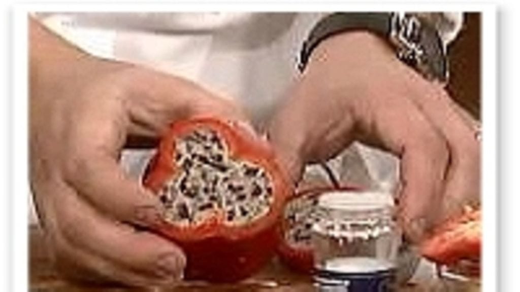 Maustevoi paprika-astiassa