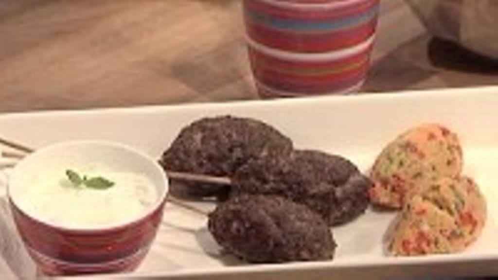 Kepakot, minttu-jogurttikastike ja vihannescouscous