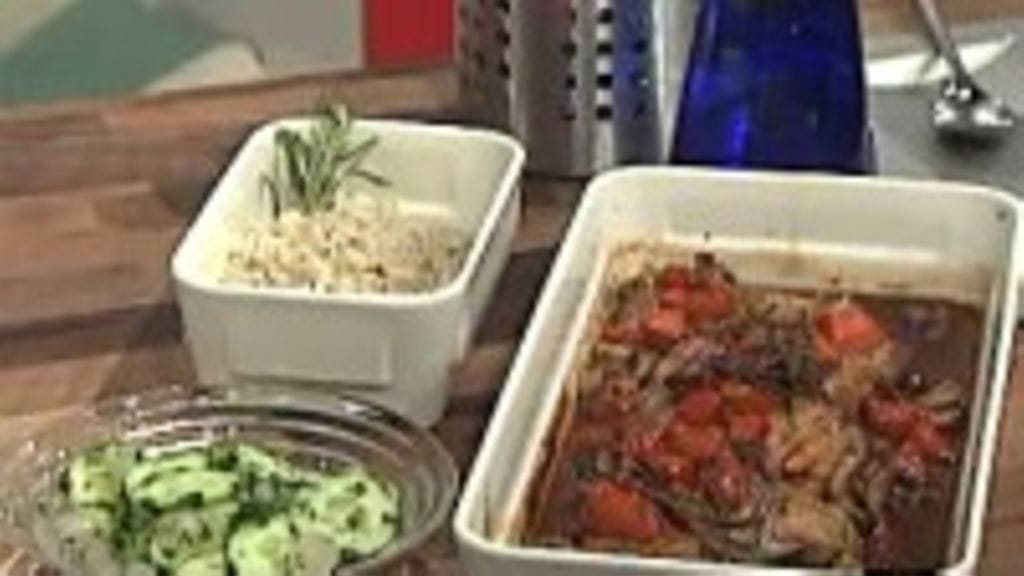 Possunkyljykset, ohraa ja kurkku- hillosipulisalaatti