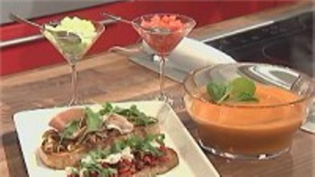 Tomaattikeittoa ja tuhtia leipää italialaisittain