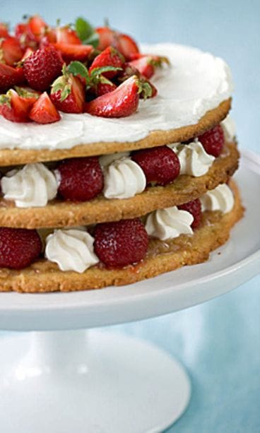 Mascarpone-kaurakeksikakku. Kuva: Myllyn Paras Oy.