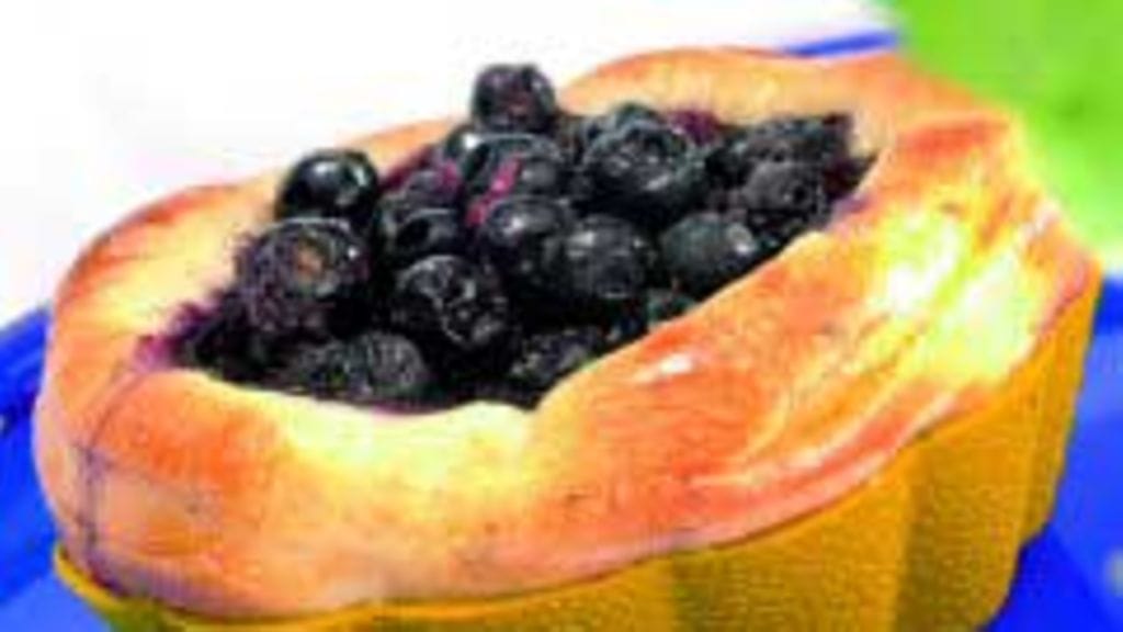 mustikka-tuorejuustopulla