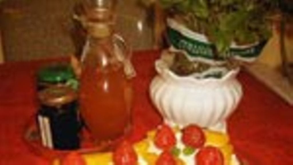 Mansikkamangotäytekakku