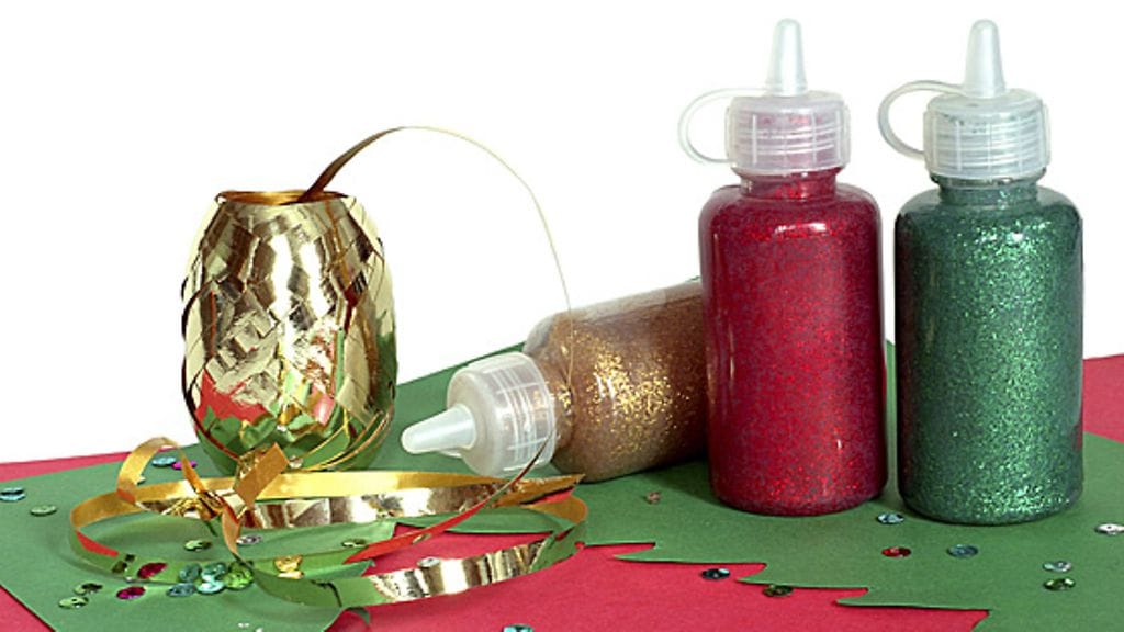 Jos sinulla on aikaa, askartele joulukortit itse.