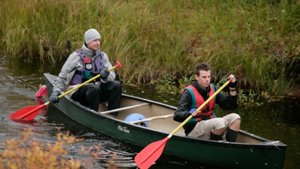 Kahden istuttavat kajakit sopivat hyvin aloittelijalle, sillä ne ovat yksipaikkaisia vakaampia.