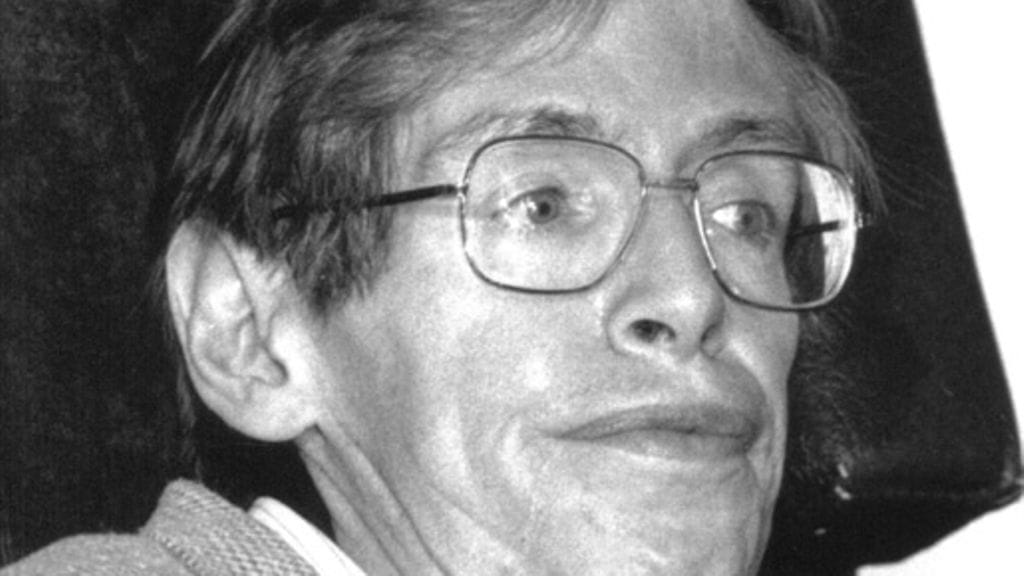 Stephen William Hawkingin älykkyysosamäärä on sivuston mukaan 160.