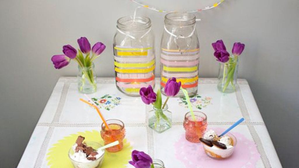 Keväisillä synttäreillä herkutellaan väreillä ja jäätelöllä.