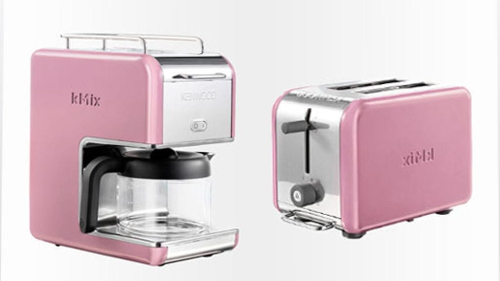 Kenwoodin kMix-leivänpaahdin ja -kahvinkeitin sopivat tyttömäisen ylioppilaan lahjakassiin.