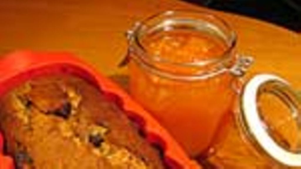 Suklaa-banaanikakku ja porkkanamarmeladia