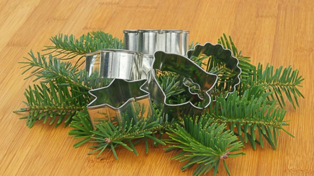 Piparimuoteista saa kauniita kuusenkoristeita.