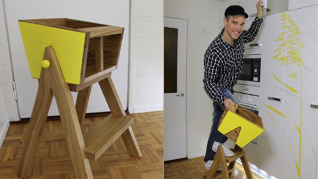 Uolevi rakensi kätevän syöttötuolin, josta muodostuu tarvittaessa myös porrasjakkara.