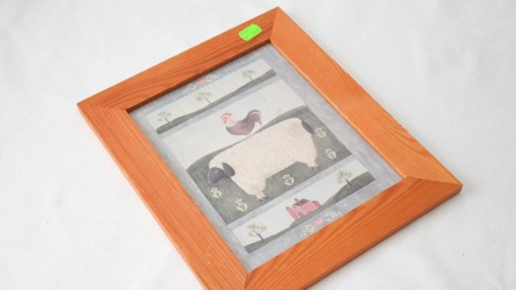 Ruma mutta tukeva taulu kelpasi tarjottimeksi tuunattavaksi.