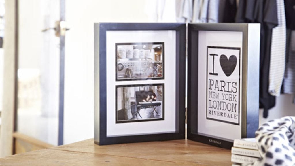 Tekstitaidetta voi tallentaa niin pieniin kuin suuriinkin kehyksiin. Kuva: Riverdale