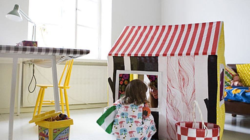 Surrur-kirjan ohjeilla syntyy muun muassa hauska pikkumökki lasten leikkeihin.