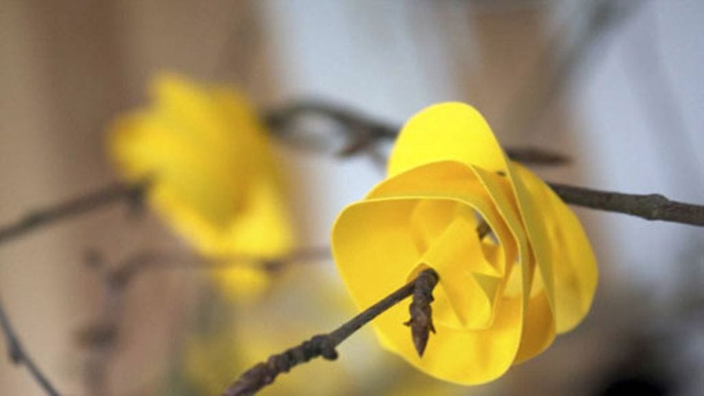 Helpon askarteluohjeen neuvoilla koko perhe pääsee puuhaan mukaan.