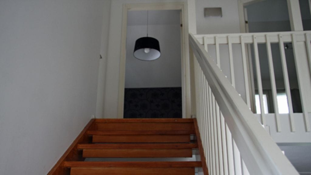 Kirsikanväriset portaat pitää vielä laittaa uusiksi. Kuva: MTV3.