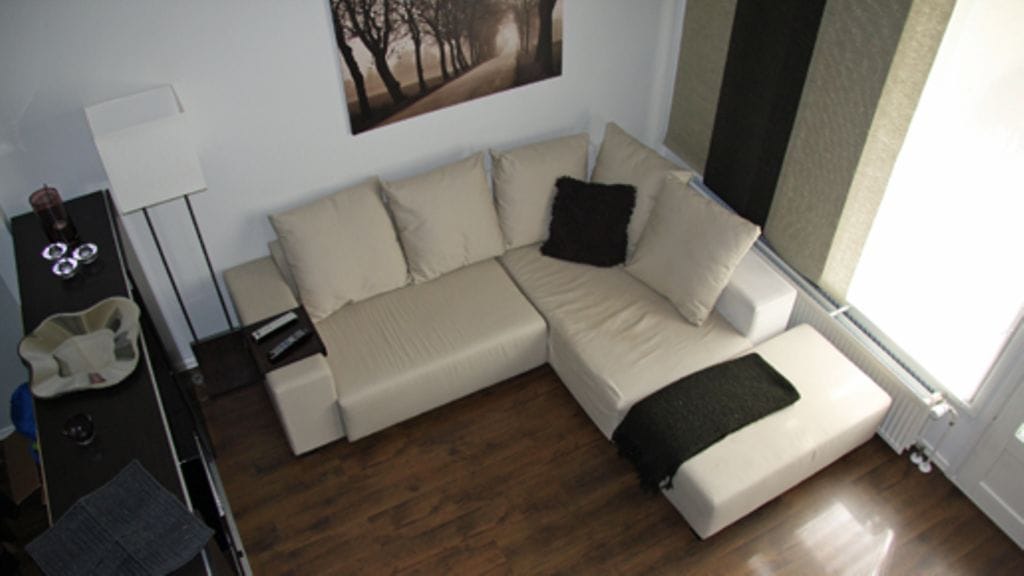 Olohuoneen ruskeat värisävyt. Kuva: MTV3.