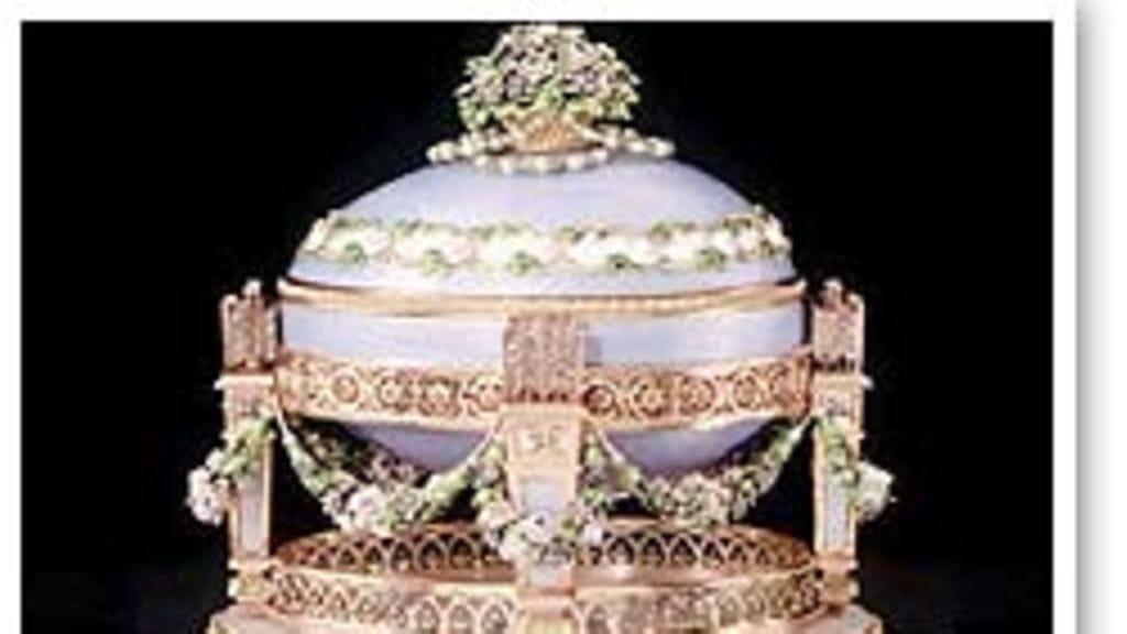 Tsaari Nikolai II lahjoitti Fabergé-munia vaimolleen.
