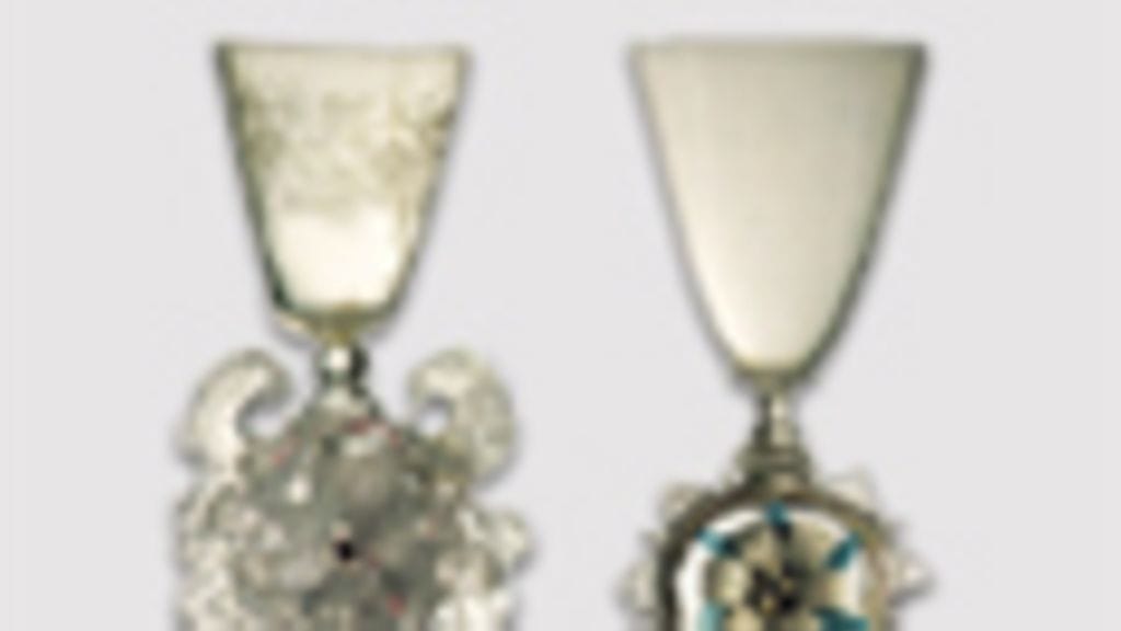 Böömiläistä kristallia Pohjois-Pohjanmaan museossa