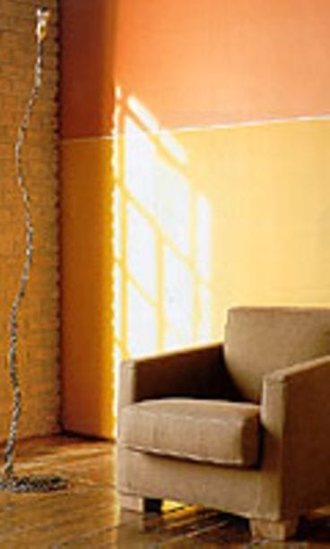 oranssi ja keltainen seinä