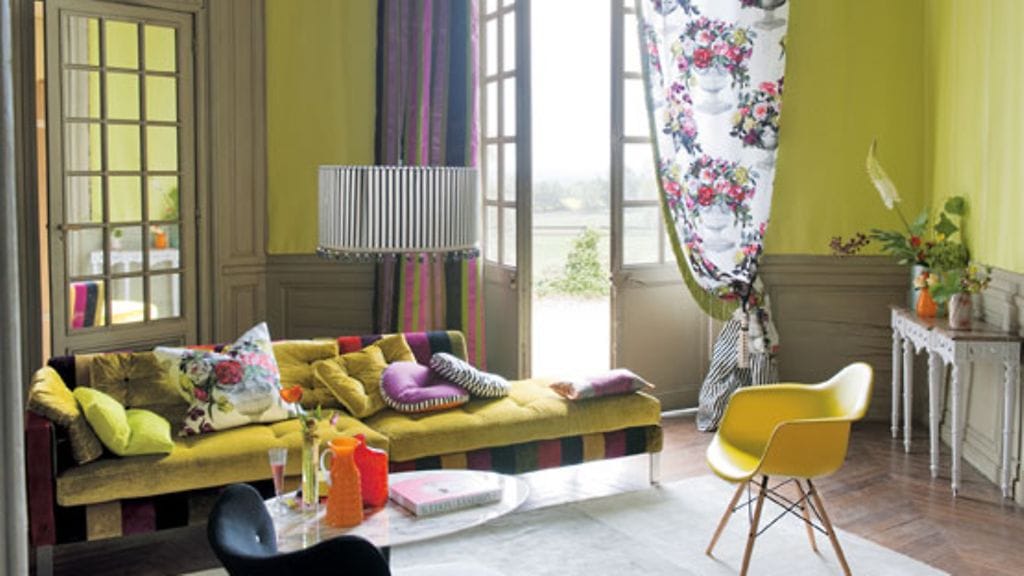 Vastavärien käyttäminen ei ole synonyymi räikeydelle. Kuva: Designers Guild