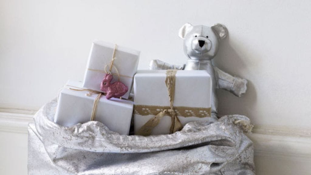 Laita lahjasäkkiin lahjoja, joita tarvitaan. Kuva: H&M Home