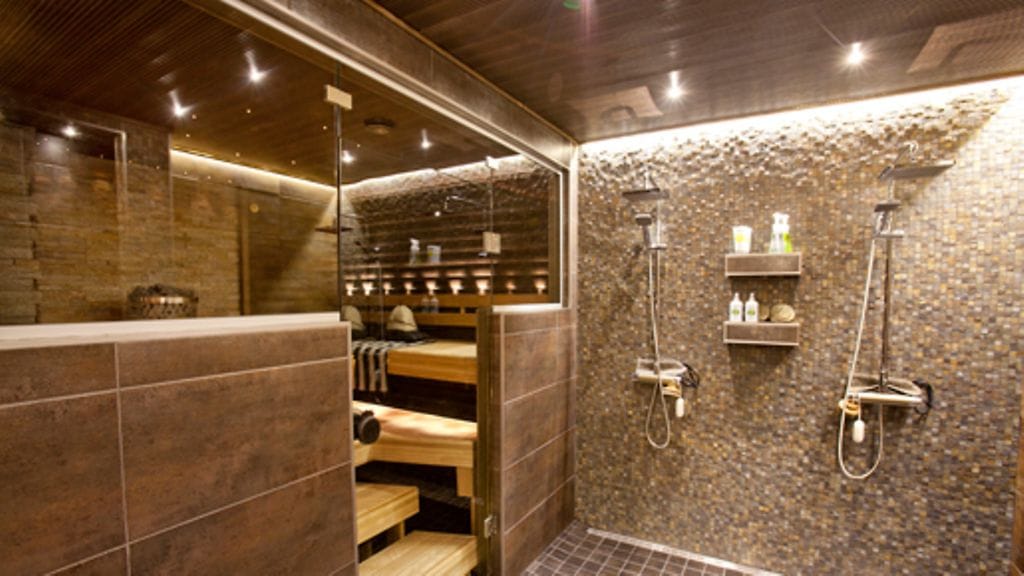 Tulevaisuudessa valaisimilla voi tehdä yhä mielenkiintoisempia ratkaisuja. Kuva Lappeenrannan loma-asuntomessuilta. (Zach Stovall/ MTV3)