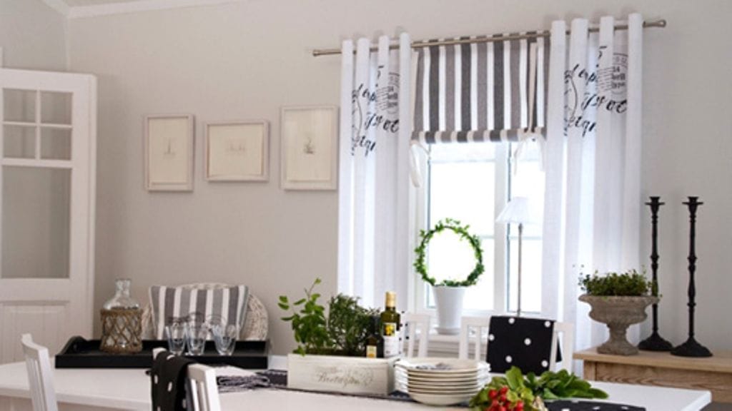 Bretagne-sivuverho päästä valon sisälle. Kuva: Svanefors.