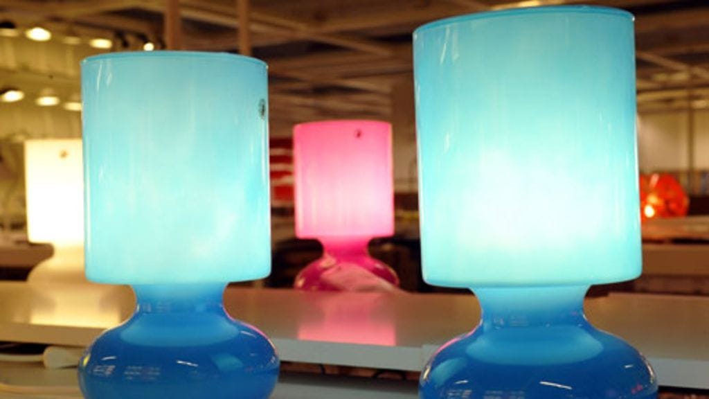 Ikean pöytälamppu tarttuu helposti mukaan. Kuva: Lehtikuva