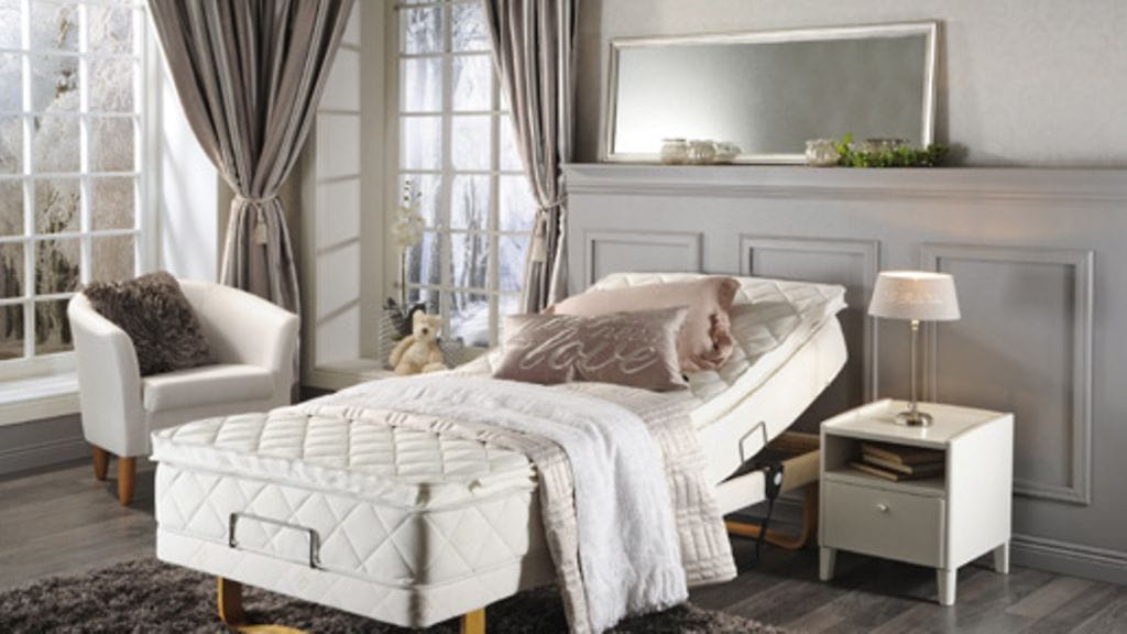 Vanha ja kulunut patja kannattaa vaihtaa uuteen. Kulta-säätösänkyä voi muuttaa mielensä mukaan.