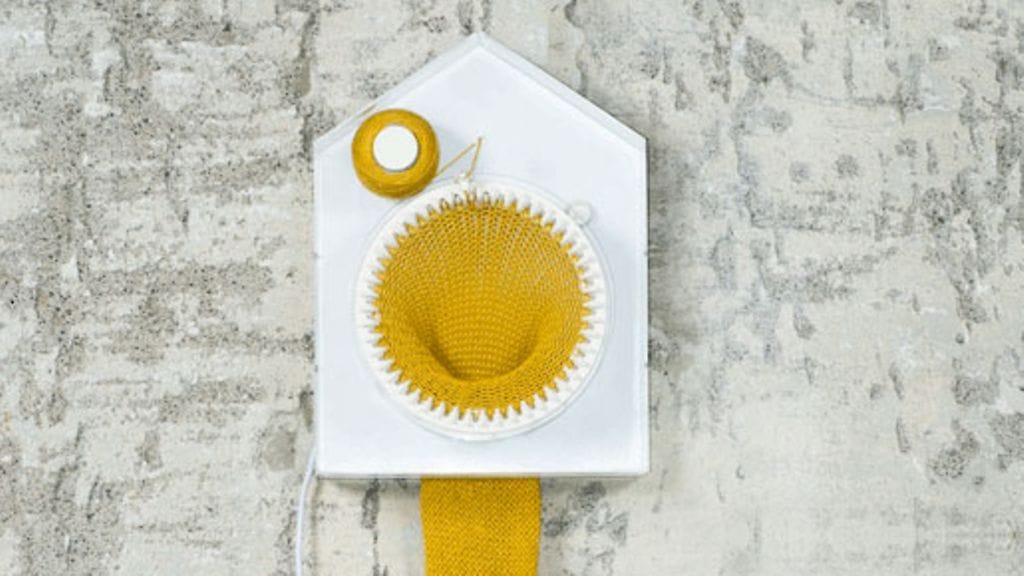 Kutovaan kelloon mahtuu yksi lankarulla kerrallaan.