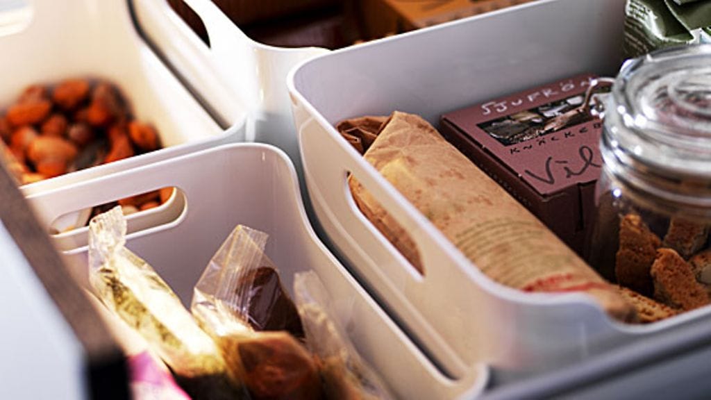 Laatikot laatikoiden sisällä helpottavat järjestyksen ylläpitoa.